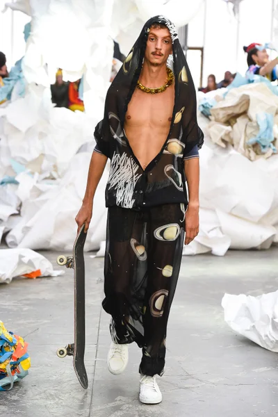 Look 50